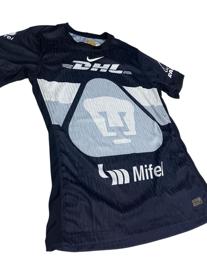 PUMAS PORTERO JUGADOR